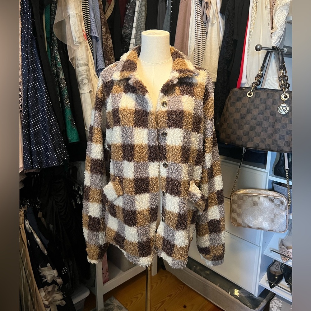 Shacket - Picture 2 of 4